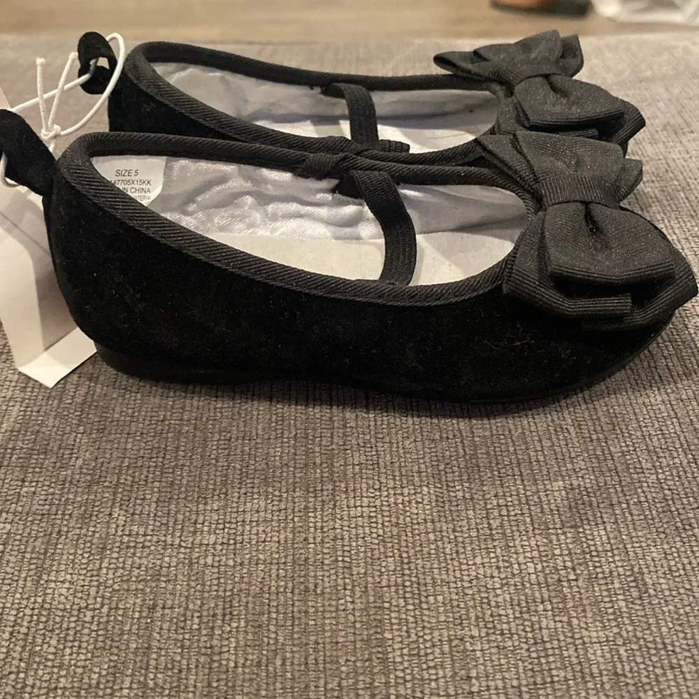 Koala Kids Little Girls Dress Shoes with Bows - Size 5 - NEW WITH TAGS!!